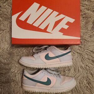 Nike Dunk Low